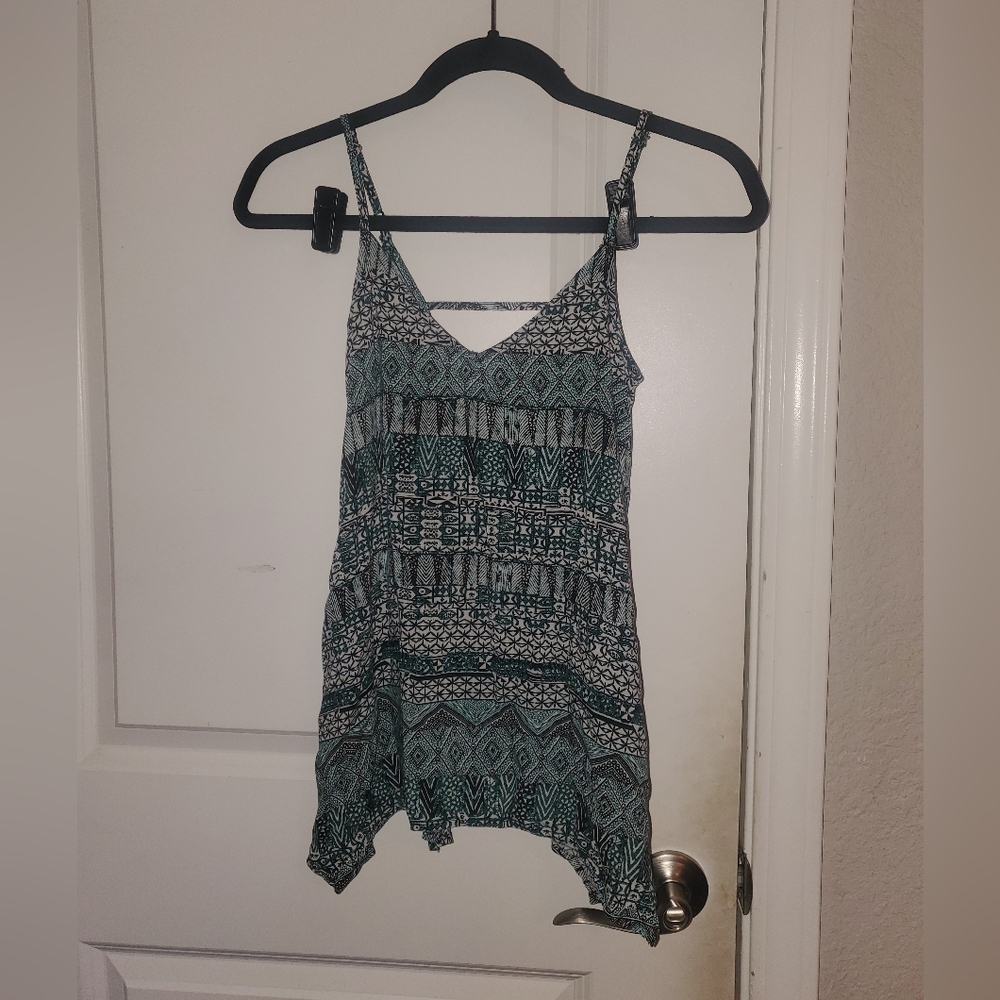 Asymmetrical Patterned Tank